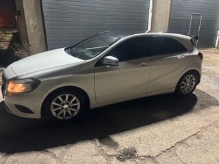 2014 Mercedes-Benz A-Класс 180 III (W176), белый, 1300000 рублей, вид 4