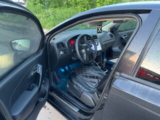 2011 Volkswagen Polo V, чёрный, 320000 рублей, вид 4