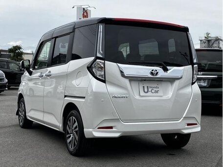 2023 Toyota Roomy I Рестайлинг, белый, 900000 рублей, вид 5