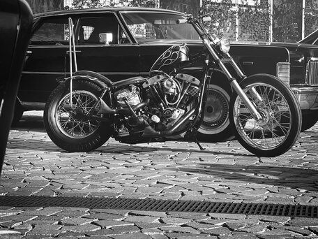 1984 Harley-Davidson Dyna Super Glide, чёрный, 4400000 рублей, вид 1