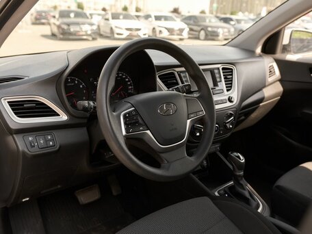 2021 Hyundai Solaris II Рестайлинг, белый, 1418000 рублей, вид 5