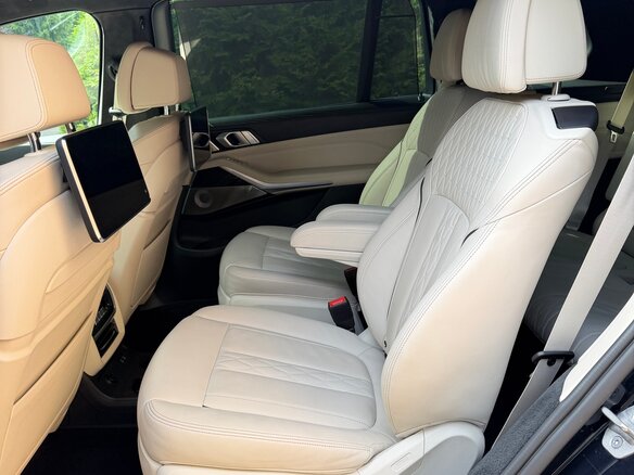 2021 BMW X7 40i I (G07), синий, 9100000 рублей - вид 19