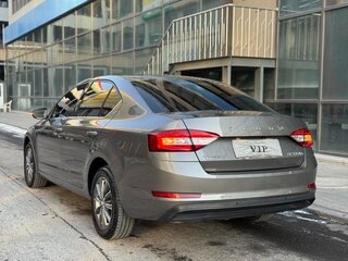 2022 Skoda Octavia III (A7) Рестайлинг, коричневый, 1600000 рублей, вид 4