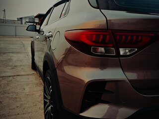 2020 Kia Rio X IV Рестайлинг, коричневый, 1900000 рублей, вид 4