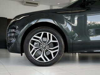 2025 Land Rover Range Rover Evoque II Рестайлинг, зелёный, 6300000 рублей, вид 4