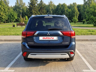 2019 Mitsubishi Outlander III Рестайлинг 3, синий, 1850000 рублей, вид 4