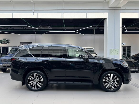2025 Lexus LX 700h IV, чёрный, 19770000 рублей - вид 9