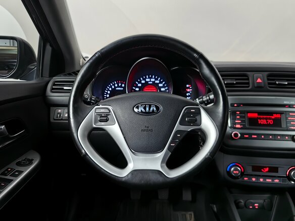 2015 Kia Rio III Рестайлинг, чёрный, 999000 рублей - вид 12