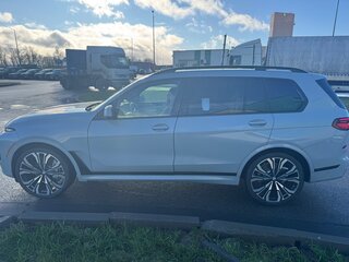 2022 BMW X7 40i I (G07) Рестайлинг, серый, 7120000 рублей, вид 5