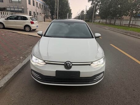 2023 Volkswagen Golf VIII, белый, 1370000 рублей, вид 2