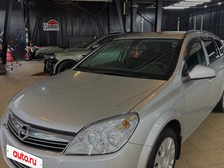 2011 Opel Astra H Рестайлинг, серебристый, 680000 рублей, вид 3