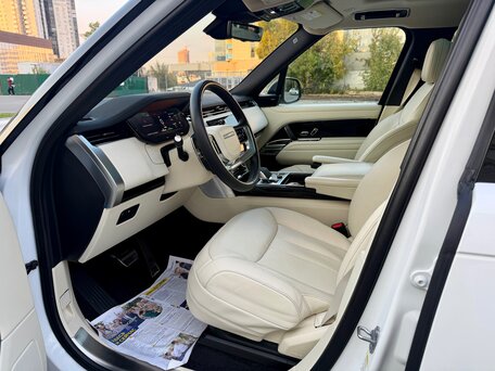 2023 Land Rover Range Rover P440e V, белый, 9300000 рублей, вид 5