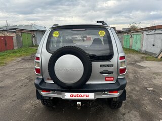 2004 Chevrolet Niva I, серебристый, 500000 рублей, вид 2