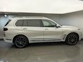 2025 BMW X7 40i I (G07) Рестайлинг, белый, 17500000 рублей - вид 3
