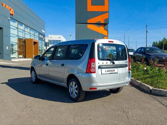 2026 Lada (ВАЗ) Largus I Рестайлинг, серебристый - вид 5