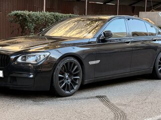 2008 BMW 7 серии 740i V (F01/F02/F04), чёрный, 1800000 рублей, вид 2
