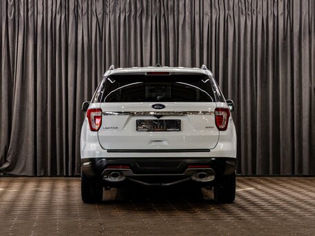 2018 Ford Explorer V Рестайлинг 2, белый, 2595000 рублей, вид 5