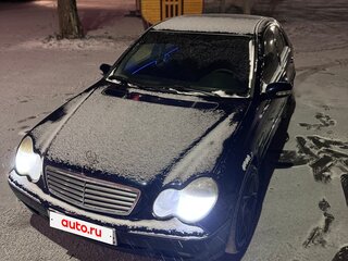 2001 Mercedes-Benz C-Класс 240 II (W203), синий, 950000 рублей, вид 3