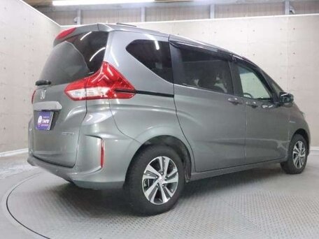 2022 Honda Freed II Рестайлинг, серебристый, 1700000 рублей, вид 5
