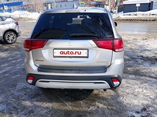 2019 Mitsubishi Outlander III Рестайлинг 3, серый, 2600000 рублей, вид 3