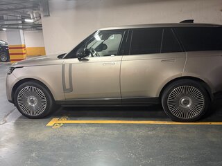 2022 Land Rover Range Rover D350 MHEV V, коричневый, 16500000 рублей, вид 3