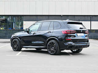 2021 BMW X5 40i IV (G05/G18), чёрный, 6690000 рублей, вид 3