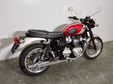 2025 Triumph Bonneville T120, красный, 1579000 рублей, вид 5