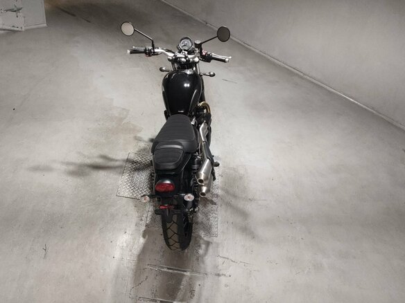 2024 Triumph Scrambler, чёрный - вид 3