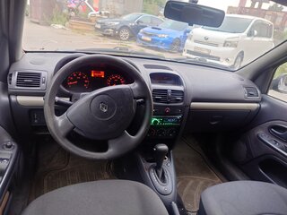 2004 Renault Clio II Рестайлинг 2, белый, 225000 рублей, вид 5