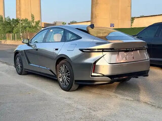 2026 Lexus ES 300h VIII, серый, 6682099 рублей, вид 5