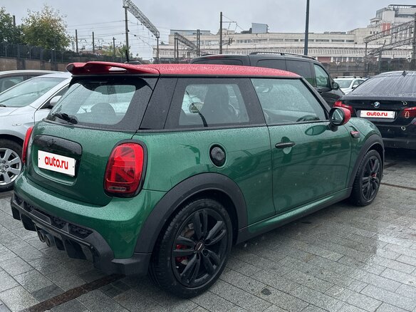 2021 Mini Hatch JCW III (F55/F56) Рестайлинг 2, зелёный - вид 4