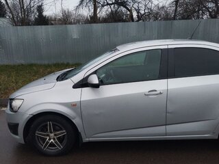2013 Chevrolet Aveo II, серебристый, 415000 рублей, вид 4