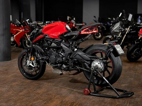 2020 MV Agusta Dragster 800, красный, 990000 рублей, вид 2