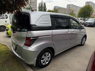 2014 Honda Freed Spike I Рестайлинг 2, серебристый, 1300000 рублей, вид 3