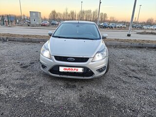2010 Ford Focus II Рестайлинг, серебристый, 410000 рублей, вид 2