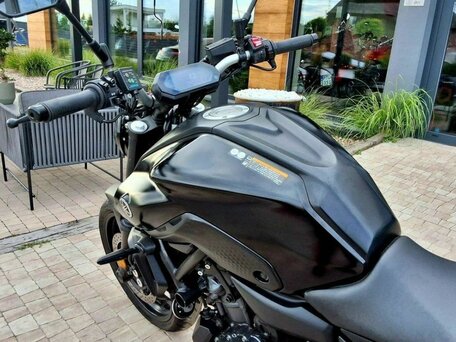 2022 Yamaha MT-07 (FZ-07), чёрный, 600000 рублей, вид 4