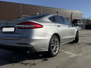 2020 Ford Fusion (North America) II Рестайлинг, серебристый, 1550000 рублей, вид 4