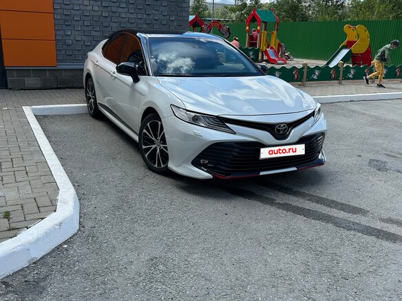 2020 Toyota Camry VIII (XV70), белый, 3050000 рублей - вид 1