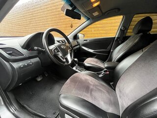 2012 Hyundai Solaris I, чёрный, 900000 рублей, вид 5