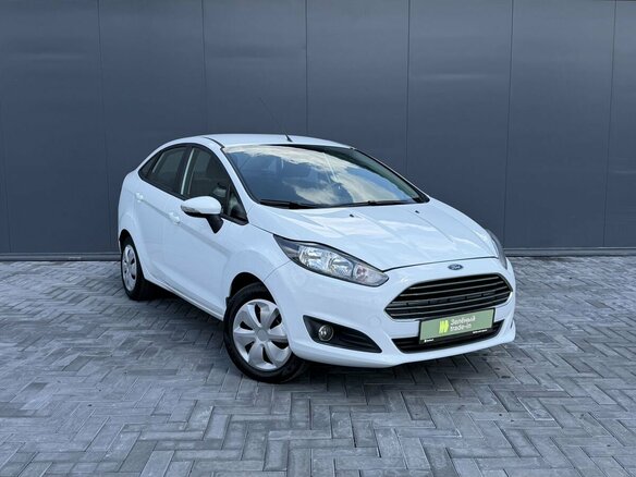 2015 Ford Fiesta Mk6 Рестайлинг, белый, 845000 рублей - вид 4