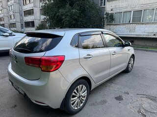 2015 Kia Rio III Рестайлинг, серый, 950000 рублей, вид 5