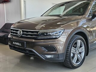2018 Volkswagen Tiguan II, коричневый, 2395000 рублей, вид 3