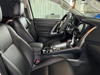 2020 Mitsubishi Pajero Sport III Рестайлинг, белый, 4300000 рублей, вид 4