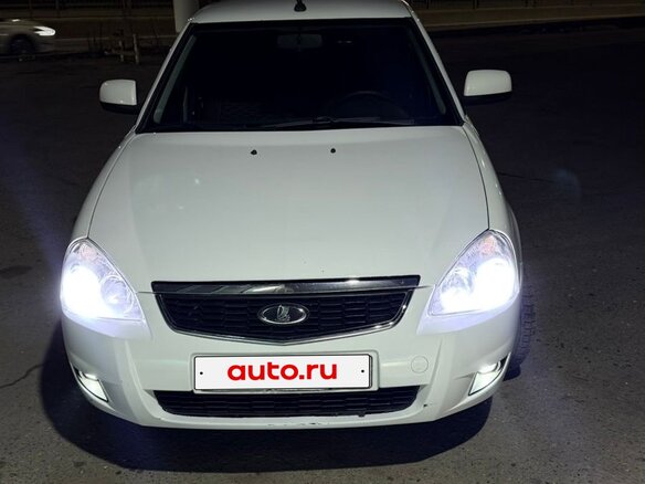 2013 Lada (ВАЗ) Priora I Рестайлинг, белый, 400000 рублей - вид 3