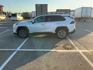 2021 Toyota RAV4 V (XA50), белый, 3999999 рублей, вид 4