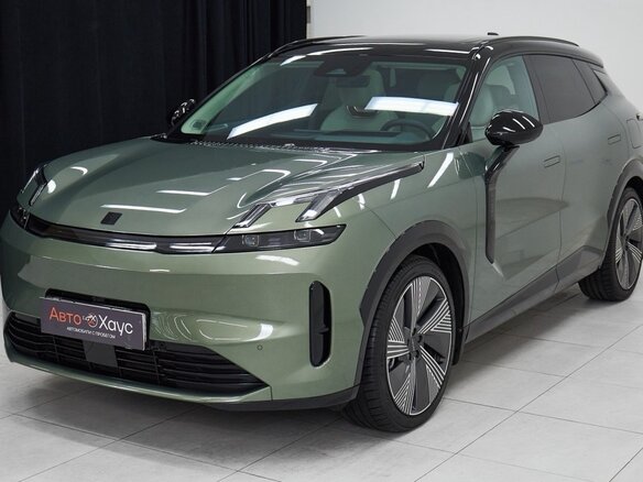 2023 Lynk & Co 08 39.6 kWh I, зелёный, 4700000 рублей