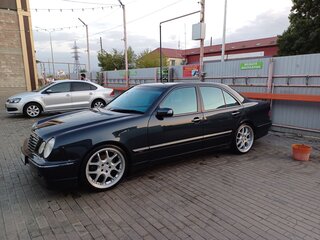 2000 Mercedes-Benz E-Класс 320 II (W210, S210) Рестайлинг, синий, 2000000 рублей, вид 1