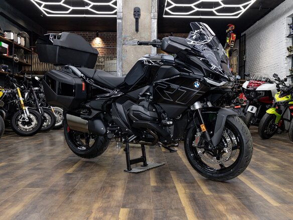 2026 BMW R 1300 RT, чёрный, 3490000 рублей - вид 1