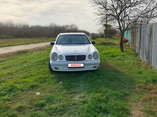 1996 Mercedes-Benz E-Класс 320 II (W210, S210), белый, 450000 рублей, вид 2