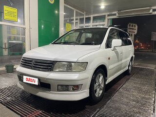 1998 Mitsubishi Chariot Grandis III, белый, 450000 рублей, вид 1